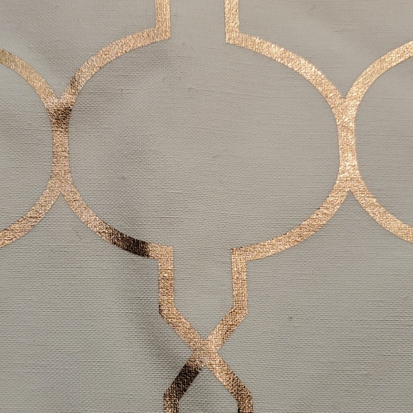Ivory and Rose Gold Placemats - Picture 2 of 3